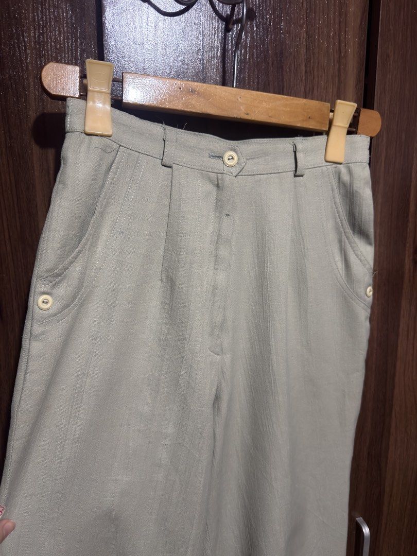 Green Trouser (Category: Other Bottoms) located in Cavite. Submitted by rrppreloved (Listing ID 1454197936, Image 3). Description: Can fit 25-26in wasitline Length: 35.5in With minimal stain and lints.