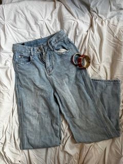 (Category: ) located in . Submitted by rinhercloset (Listing ID 1454192780, Image 1). Description: .
