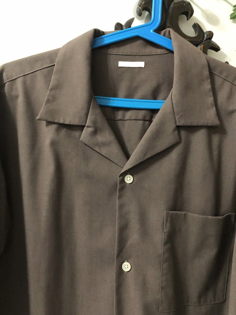 GU Button down long sleeves for men Large (Category: Formal Shirts) located in Lucena. Submitted by kweenritz (Listing ID 1454198107, Image 3). Description: Hi. For sale! Authentic GU long sleeves. Brown. Large. Cuban collar. Button down. Good as brand new. 10/10 Pasabuy last June from Japan. Worn only once during photoshoot. Measurements: Shoulder 21” Width 24” Length 27.5” Sure buyer only. 400 plus shipping fee.