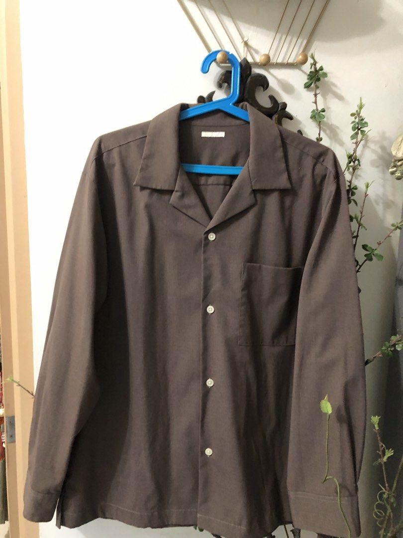GU Button down long sleeves for men Large (Category: Formal Shirts) located in Lucena. Submitted by kweenritz (Listing ID 1454198107, Image 1). Description: Hi. For sale! Authentic GU long sleeves. Brown. Large. Cuban collar. Button down. Good as brand new. 10/10 Pasabuy last June from Japan. Worn only once during photoshoot. Measurements: Shoulder 21” Width 24” Length 27.5” Sure buyer only. 400 plus shipping fee.