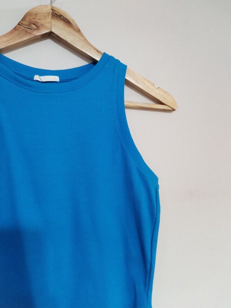 Gu by uniqlo blue croptop (Category: Sleeveless) located in Lucena. Submitted by styleddsc (Listing ID 1454223700, Image 3). Description: .