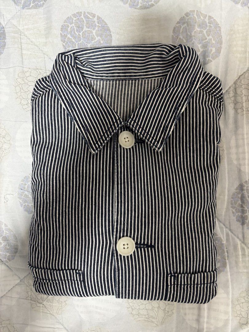 GU Hickory Chef Jacket (Category: Coats, Jackets and Outerwear) located in Quezon City. Submitted by algabri (Listing ID 1454188110, Image 1). Description: GU Hickory Chef Jacket Size Medium Excellent condition, no issues Dimensions: 22” x 26” Last photo for reference Selling for ₱795 only! Fairview QC location.