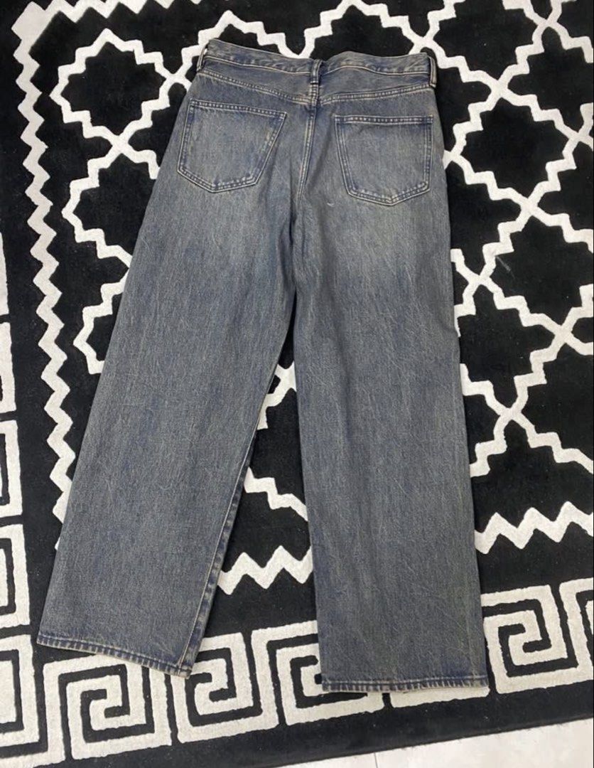Gu pant (Category: Jeans) located in Johor Bahru. Submitted by lexia27 (Listing ID 1454254708, Image 2). Description: Brand new On tag 31.