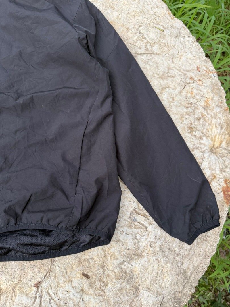Gu Windproof outer jacket (Category: Coats, Jackets and Outerwear) located in Kuala Ketil. Submitted by noratika5767669 (Listing ID 1454344532, Image 3). Description: inbox 📥 sila rujuk gambar sebelum membeli ⭐.