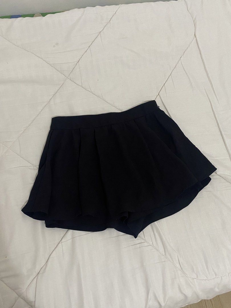 INGNI shorts-skirt (Category: Skirts) located in Aliaga. Submitted by dudarling (Listing ID 1454223120, Image 1). Description: .