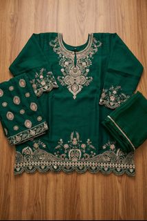 (Category: ) located in . Submitted by haniaboutique (Listing ID 1454232163, Image 1). Description: .