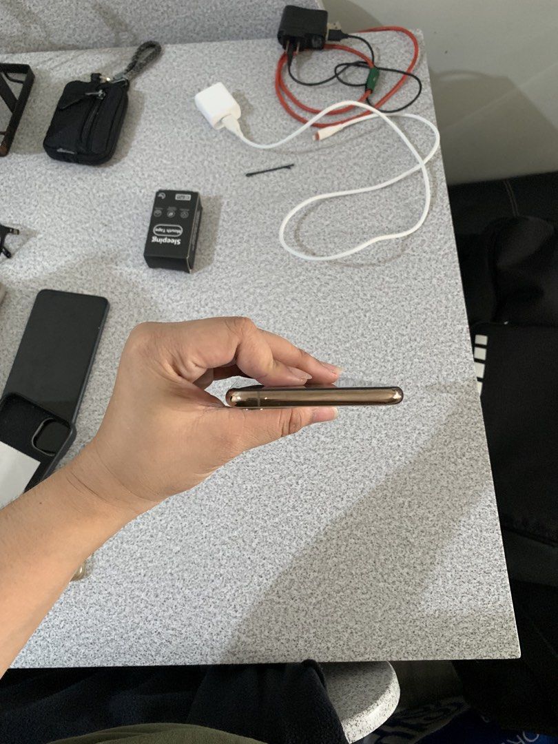 IPHONE 11 PROMAX 256gb (Category: iPhone 11 Series) located in Manila. Submitted by ferrerdoro36578 (Listing ID 1454234182, Image 3). Description: Basag yung screen but good to use. 72% battery No face id.