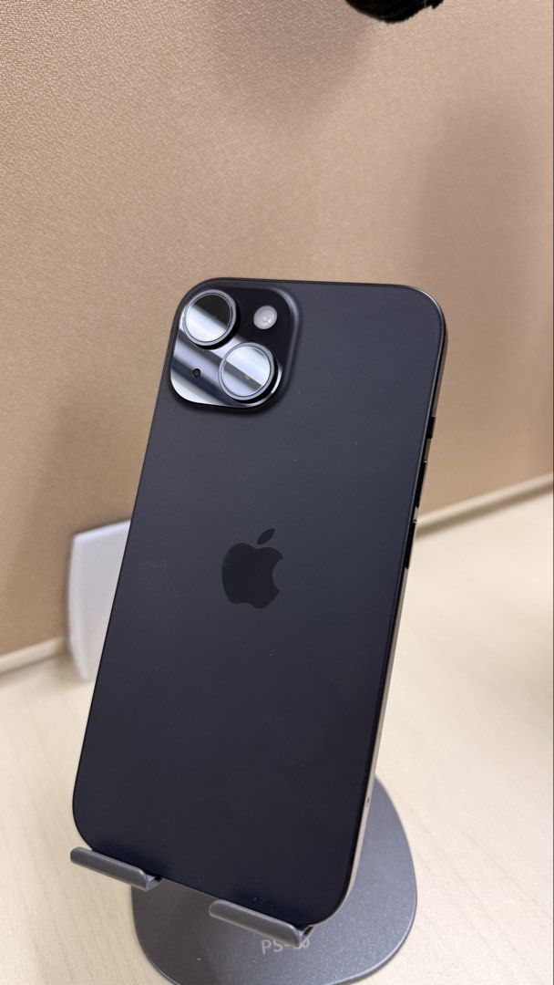 iPhone 15 Base Model (Category: iPhone 15 Series) located in Bulacan. Submitted by degalaian44742 (Listing ID 1452523778, Image 1). Description: RFS: Upgrade No performance issues and all are working well Always used with screen protector Light scratch on upper right Small paint chip on back camera Price is negotiable.