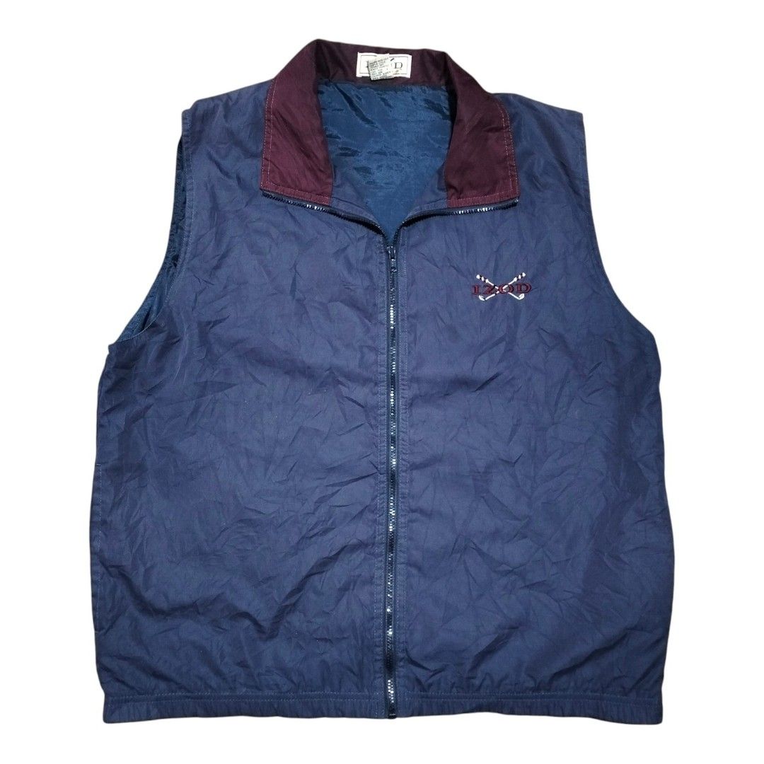 IZOD VEST (Category: Vests) located in Binangonan. Submitted by peso_made (Listing ID 1454239326, Image 1). Description: Good Condition.