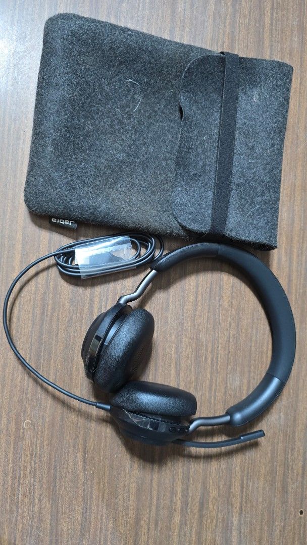 Jabra Evolve2 40 Stereo Headset with Carrying Pouch (Category: Headphones & Headsets) located in Manila. Submitted by carleenbal77289 (Listing ID 1454276186, Image 2). Description: - Jabra Evolve2 40 Stereo headset - Includes original Jabra carrying pouch - Includes USB cable - Fully functional, works great for calls and music - Unused, just tested. Company provided headset - Plastic cover still intact - RFS: I prefer wireless headset .