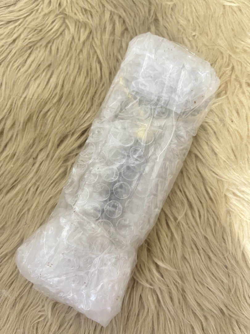 Jade Gua Sha Roller (Category: Face Care) located in San Mateo. Submitted by mnxlxsc (Listing ID 1454205406, Image 2). Description: Jade Gua Sha Face Roller (from Face Republic) I have two of the same item, selling po yung nakabubble wrap pa Never been used/opened The opened one in the picture is the personal item I'm using, added lang sa picture sa listing for item reference RFS: decluterring, extra item.