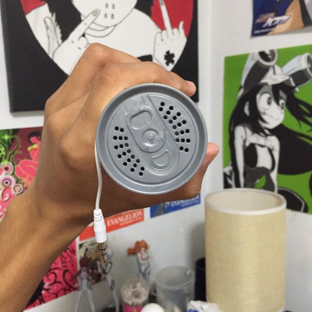 JoJo's Bizarre Adventure Can Speaker (Category: Soundbars, Speakers & Amplifiers) located in Manila. Submitted by ikawbasiwagwag8 (Listing ID 1454250306, Image 3). Description: - Unique soda can design speaker - Features popular JoJo's Bizarre Adventure characters - Connects via 3.5mm audio jack - Ideal for anime enthusiasts and collectors - A must-have collectible item.