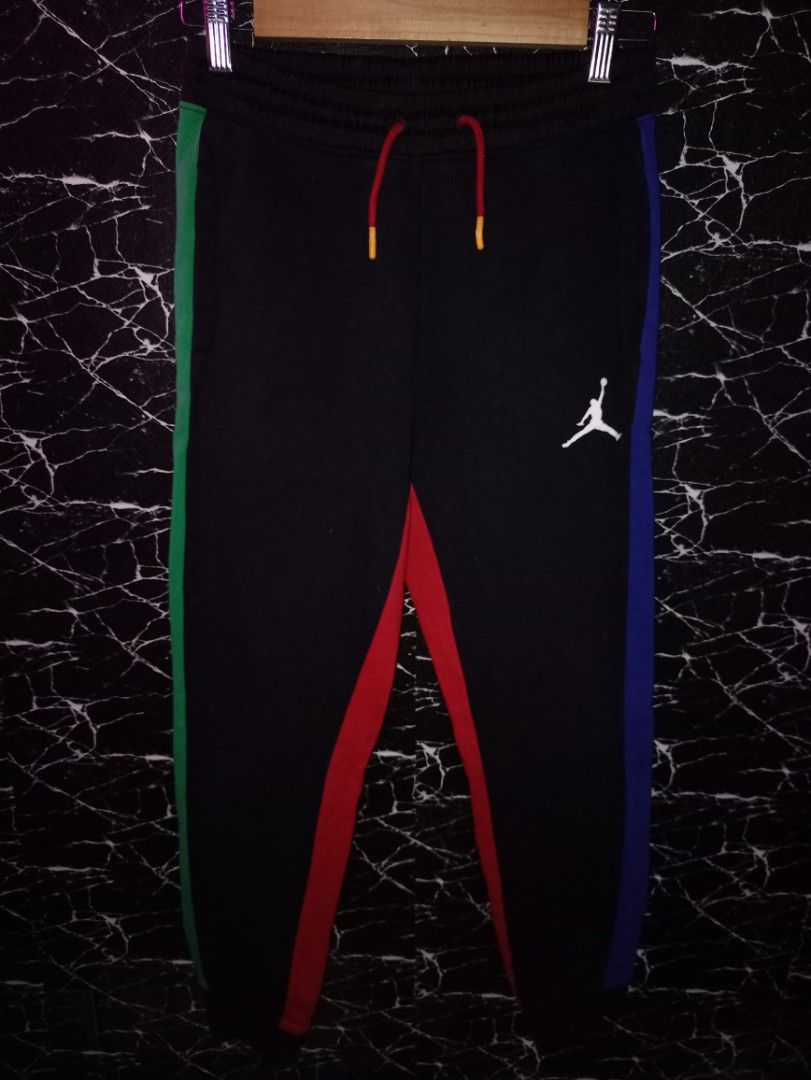 Jordan Jogger Pants 2pocket (Category: Joggers) located in Manila. Submitted by naixhrift (Listing ID 1454314572, Image 1). Description: Jordan Jogger Pants 2pocket Size: Large Youth pasok Small Allmost New issue minimal crackbut not visible Length 37 Waist 28 to 34 650 Plus Ship jnt Courier Payment On Gcash For Trusted Only Manila Area.