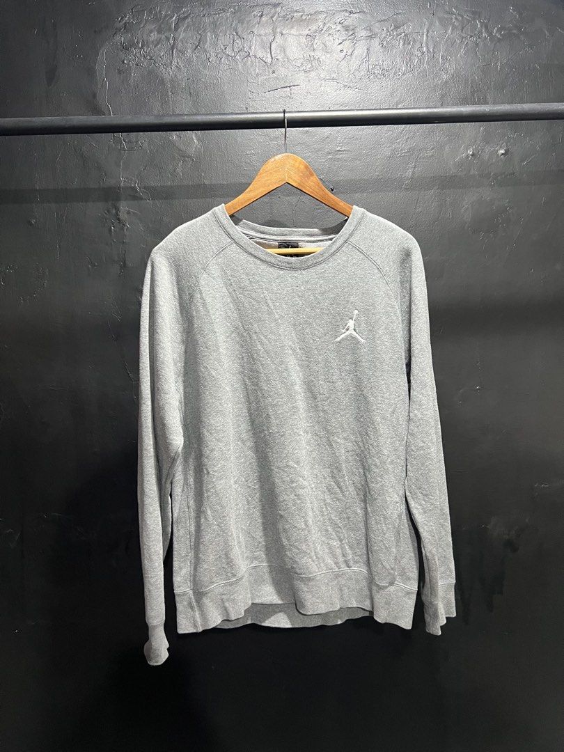 Jordan long sleeves (Category: Activewear) located in Bacoor. Submitted by basicthrift (Listing ID 1454190418, Image 1). Description: Excellent condition Almost bnewhans.