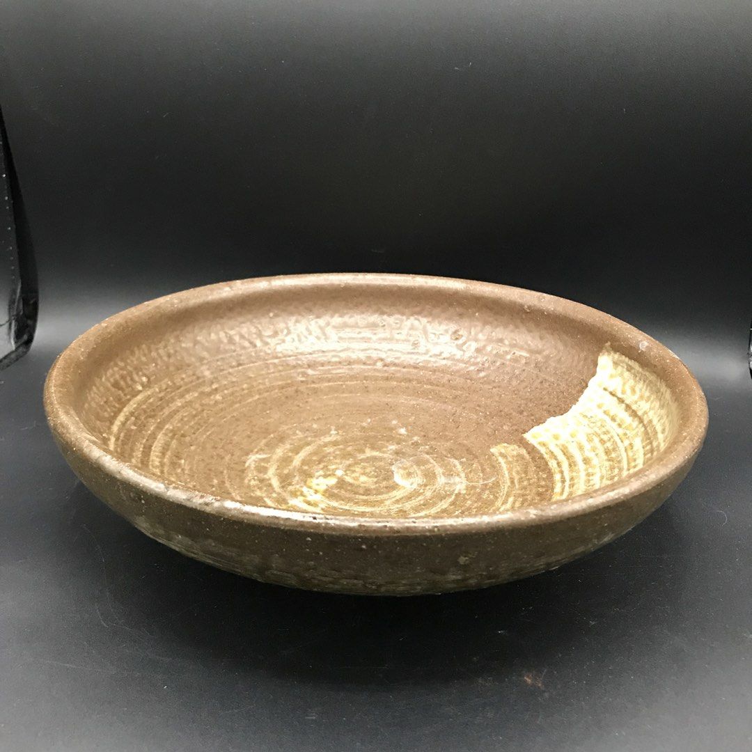 LARGE STONEWARE SERVING BOWL (Category: Dinnerware & Cutlery) located in Baao. Submitted by all.things.japan (Listing ID 1454235913, Image 2). Description: 9.25 inches diameter 2.5 inches height .