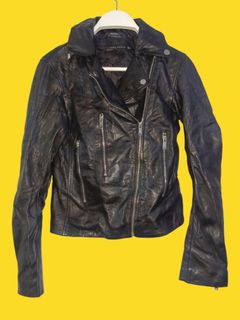 (Category: ) located in . Submitted by aminstore143331 (Listing ID 1454322375, Image 1). Description: .