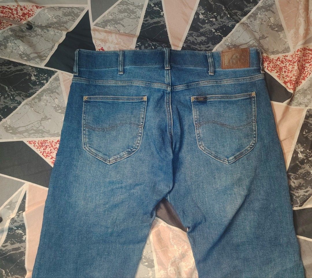 LEE PANTS (Category: Jeans) located in San Fernando. Submitted by vincentgomez (Listing ID 1454207420, Image 3). Description: LEE PANTS -WAIST 38 -LENGTH 39 -LEG OPENING 9 -AUTHENTIC -LIKE NEW CONDITION -COMPLETE TAGS -CR 9.5 LA UNION 📍 DM FOR MORE INFO IF INTERESTED ‼️.
