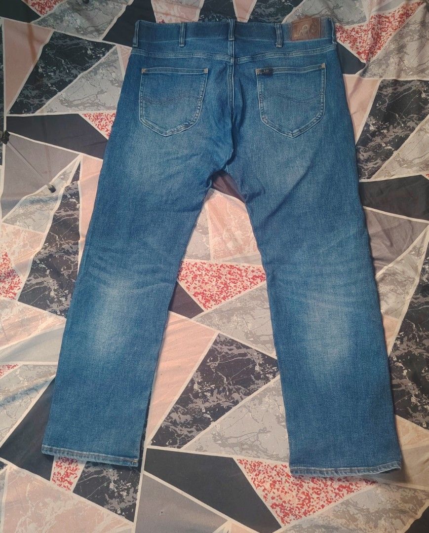 LEE PANTS (Category: Jeans) located in San Fernando. Submitted by vincentgomez (Listing ID 1454207420, Image 2). Description: LEE PANTS -WAIST 38 -LENGTH 39 -LEG OPENING 9 -AUTHENTIC -LIKE NEW CONDITION -COMPLETE TAGS -CR 9.5 LA UNION 📍 DM FOR MORE INFO IF INTERESTED ‼️.