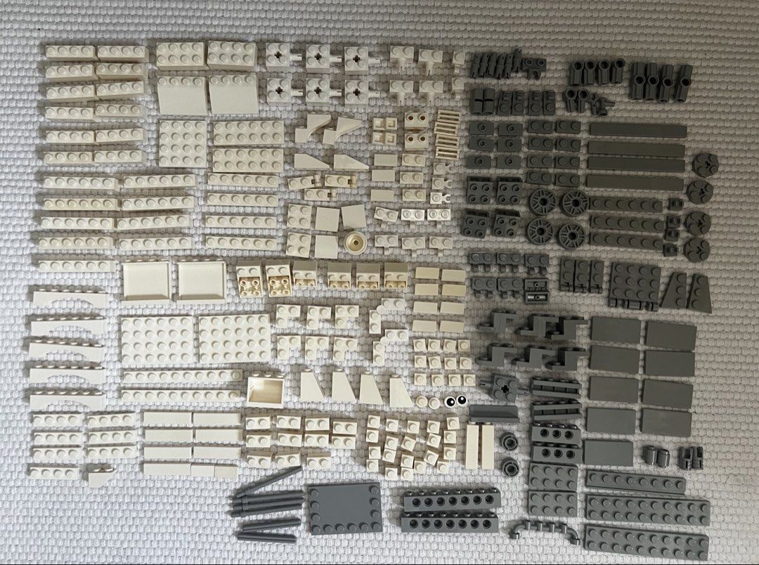 Lego Creator 31052: Vacation Getaways (Category: Lego & Building Sets) located in Muntinlupa City. Submitted by wee_n_mutsi (Listing ID 1454189736, Image 3). Description: Retired set Carefully stored Comes with box and instructions .