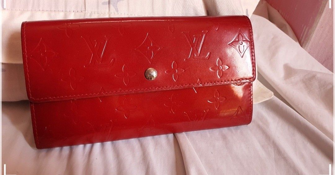Louis Vuitton Monogram Vernis Long Wallet Red (Category: Luxury Bags & Wallets) located in Antipolo. Submitted by cassidy1900 (Listing ID 1454279726, Image 1). Description: - Louis Vuitton Vernis wallet in vibrant red. - Features the iconic LV monogram pattern. - Ample card slots for all your essentials. - Secure zippered coin pocket. - Classic snap closure for easy access. - Proudly made in France. plus free Chanel long red wallet free shipping 