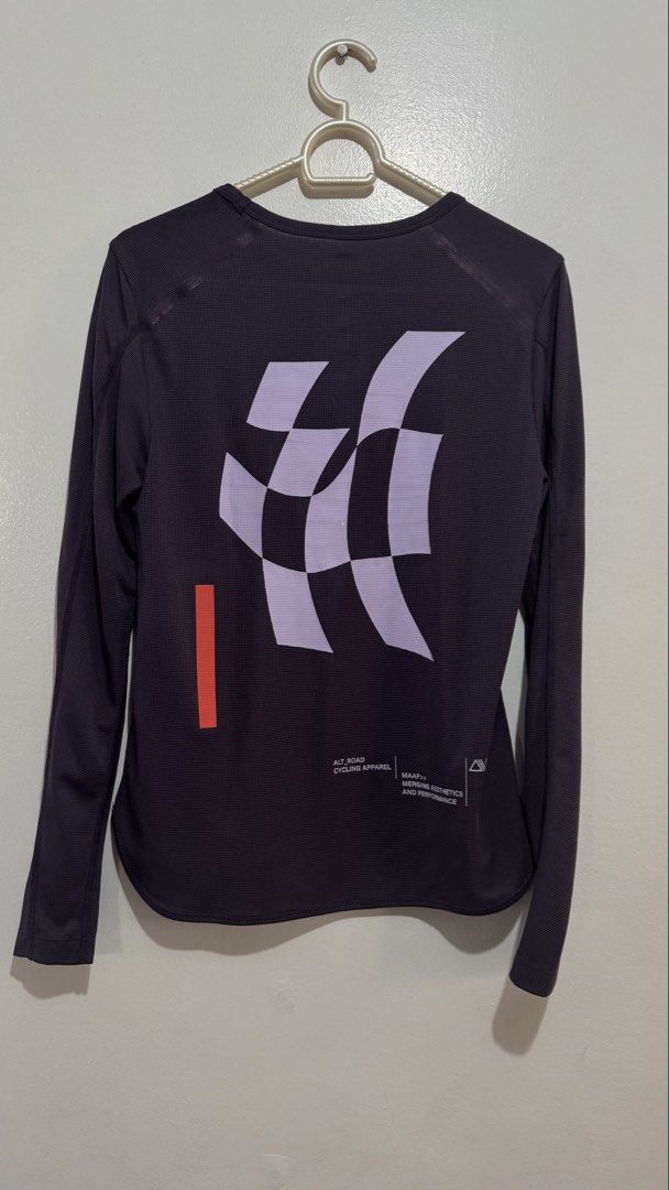 MAAP alt road jersey (Category: Activewear) located in Valenzuela. Submitted by lokithepug (Listing ID 1454231823, Image 2). Description: Rfs: quit bike.