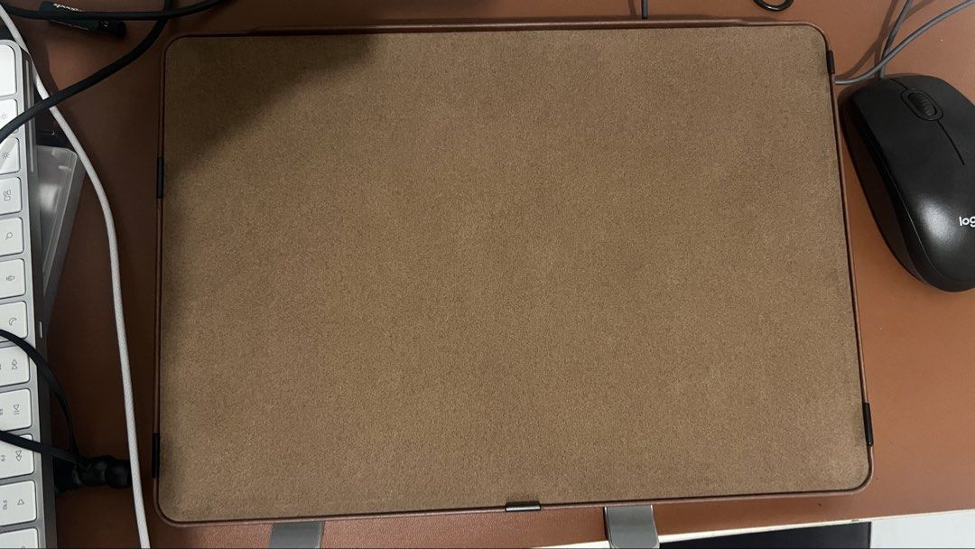 Macbook Pro 13 inch (2016-2022) Case (Category: Laptop Bags & Sleeves) located in Quezon City. Submitted by loisranulf02 (Listing ID 1454235158, Image 3). Description: Andar Genuine Full Grain Leather Case Compatible for Macbook Pro 13 Inch 2016-2022 Negotiable SRP at 9k.