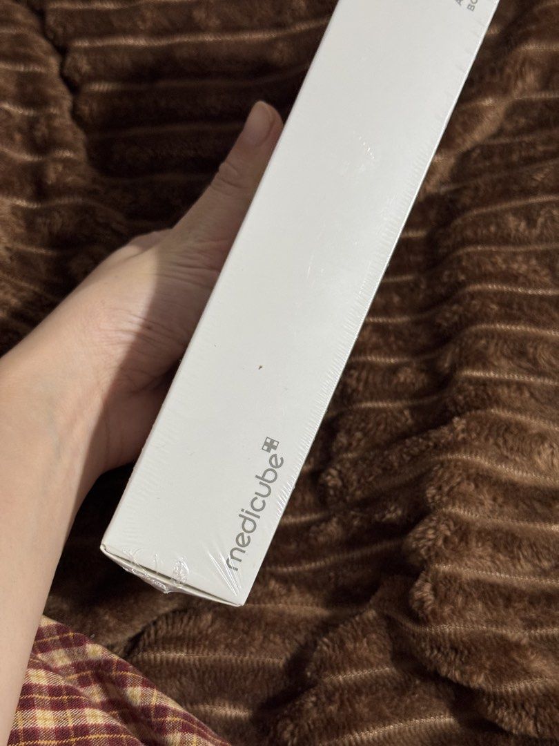 Medicube Device (Category: Face Care) located in Calamba. Submitted by Leannie018 (Listing ID 1454229092, Image 2). Description: .