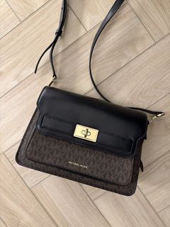 由 michellesecondhand (刊登 ID 1454307246，圖片 1) 提交，位於 的 (類別：)，說明：。
