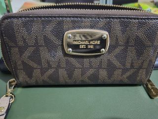 (Category: ) located in . Submitted by ur_style (Listing ID 1454312068, Image 1). Description: .