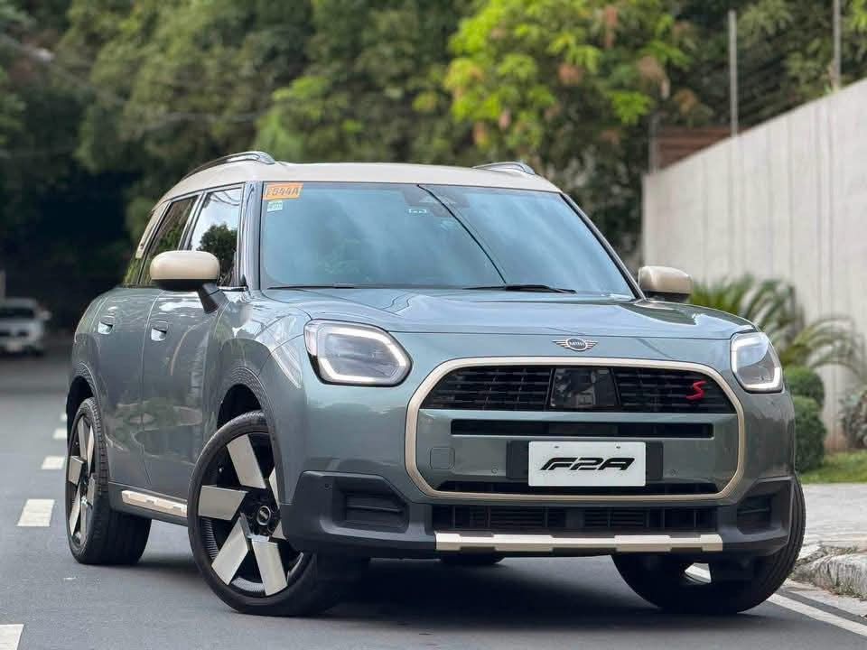 MINI Cooper Countryman Auto (Category: Used Cars) located in Manila. Submitted by quality_cars (Listing ID 1454233902, Image 2). Description: ✅AVAILABLE New arrival / Another quality unit. Fresh catch ! ❗️For sale , Cash , Trade in , Financing ❗️ ✔️ALL NEW 2025 MINI COUNTRYMAN 100% Pristine condition in and out 2.0L TURBO ENGINE INLINE 4 Class AAA unit Very low milage Full options Fully digital gauge *The Mini Cooper Countryman is a subcompact to