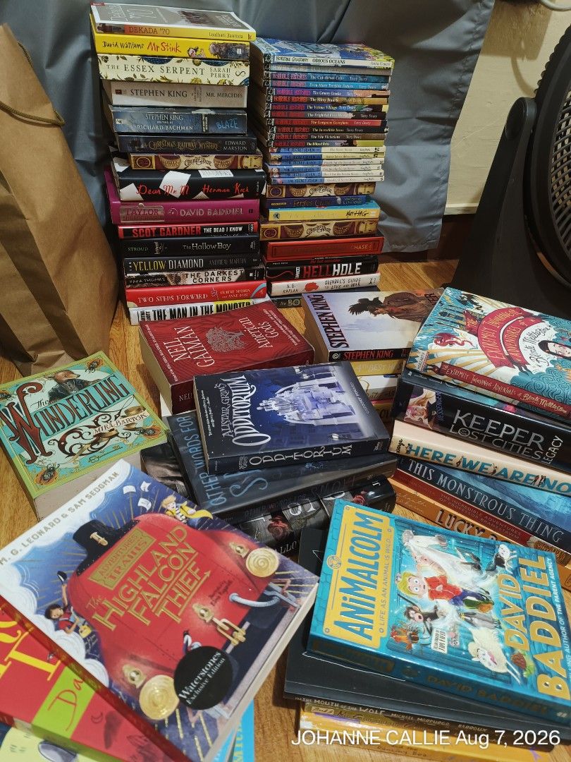 Moving Out Sale, Nothing Above 200 (Category: Storybooks) located in Quezon City. Submitted by neverland13760 (Listing ID 1454281634, Image 1). Description: Moving Out Sale Nothing Above 200 Old Classics - 50 Each Sanditon & Dracula - 150 Each Free Fantastic Beasts Poster for the first 12 buyers You can also bundle books for a discount 😊.