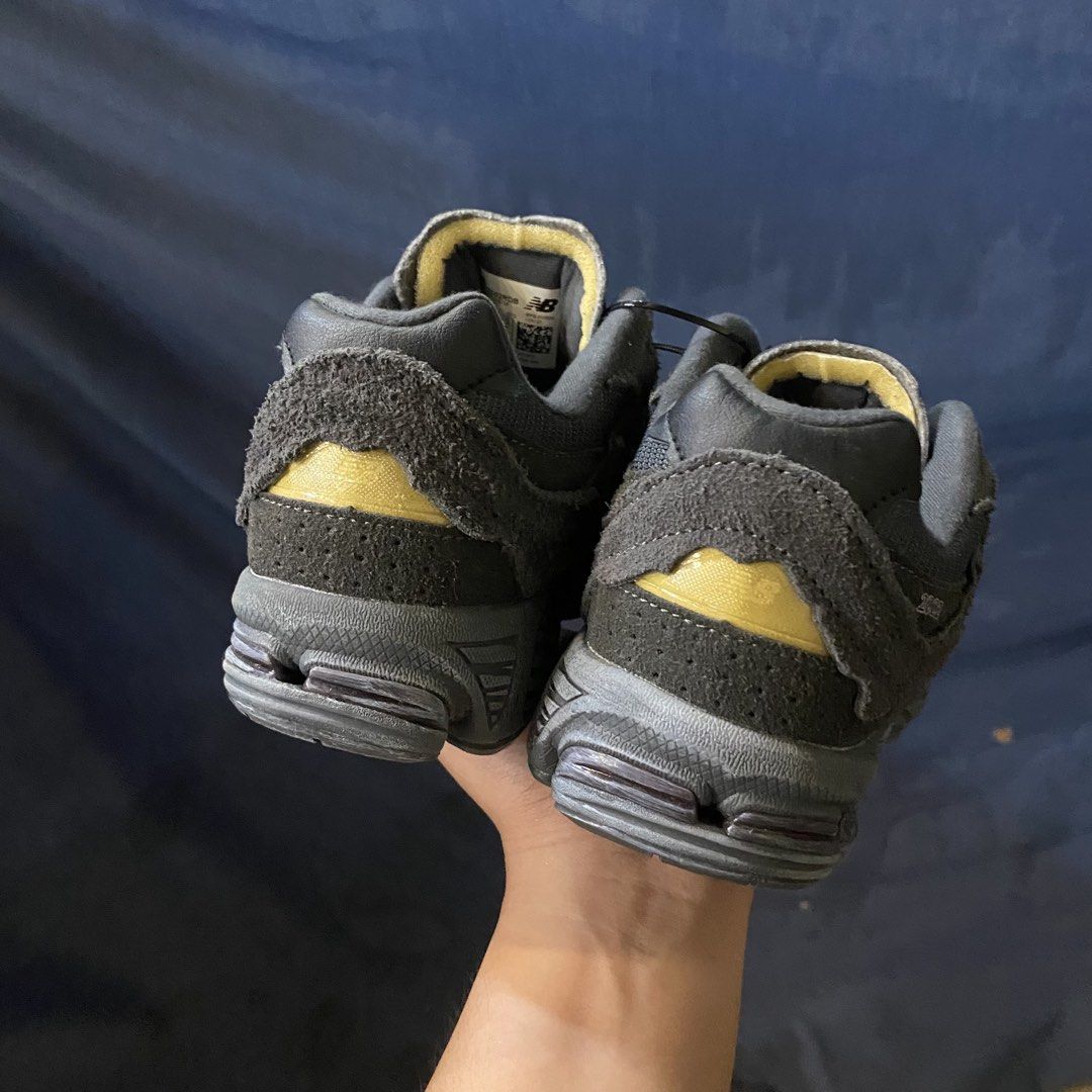 New Balance 2002’R (Category: Sneakers) located in Batad. Submitted by .dresshttps (Listing ID 1454234260, Image 3). Description: Size: 36.5 Sign of used No major flaws.
