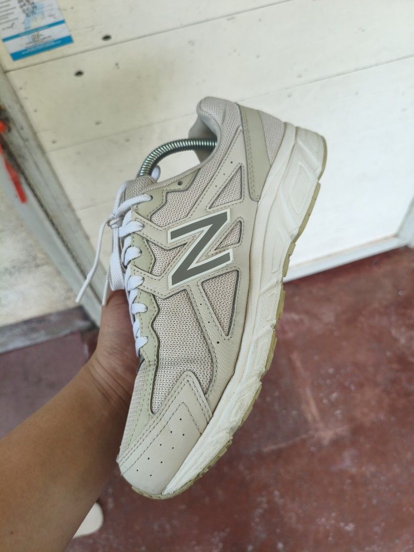 New Balance 480 v5 (Category: Activewear) located in Butuan. Submitted by dotesat (Listing ID 1454218318, Image 2). Description: New Balance 480 v5 Size 8.5 Mens Good condition ISSUE: Minimal heel drags only Can send more photos if requested Can ship via JNT and LBC.