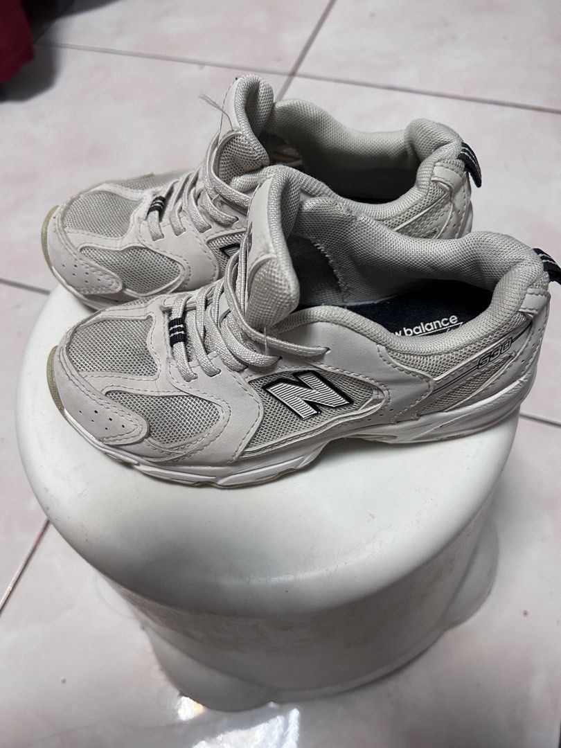 New Balance Running Shoes (Category: Babies & Kids Fashion) located in General Trias. Submitted by theosdeclutter (Listing ID 1454297073, Image 3). Description: - Grey New Balance running shoes - Mesh and synthetic upper - Lace-up closure - Suitable for everyday wear or light jogs.