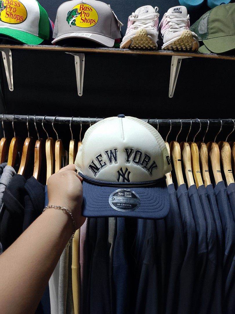 NEW YORK BY NEW ERA TRUCKER CAP (Category: Caps & Hats) located in Magsaysay. Submitted by every.w3ar (Listing ID 1454315755, Image 1). Description: NEW YORK BY NEW ERA 🔥 -SNAPBACK -LIKE NEW CONDITION 🤝 -ONE SIZE FITS ALL -NO ISSUE ❌ DM 📥‼️.
