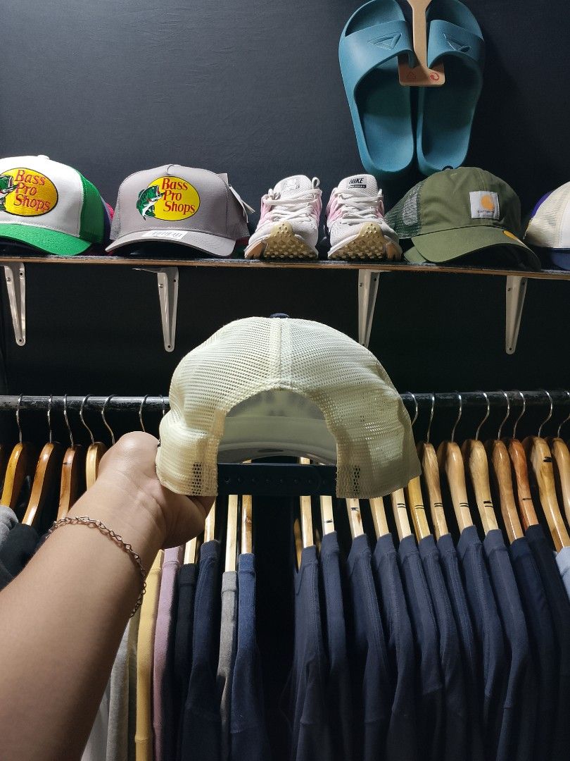 NEW YORK BY NEW ERA TRUCKER CAP (Category: Caps & Hats) located in Magsaysay. Submitted by every.w3ar (Listing ID 1454315755, Image 3). Description: NEW YORK BY NEW ERA 🔥 -SNAPBACK -LIKE NEW CONDITION 🤝 -ONE SIZE FITS ALL -NO ISSUE ❌ DM 📥‼️.