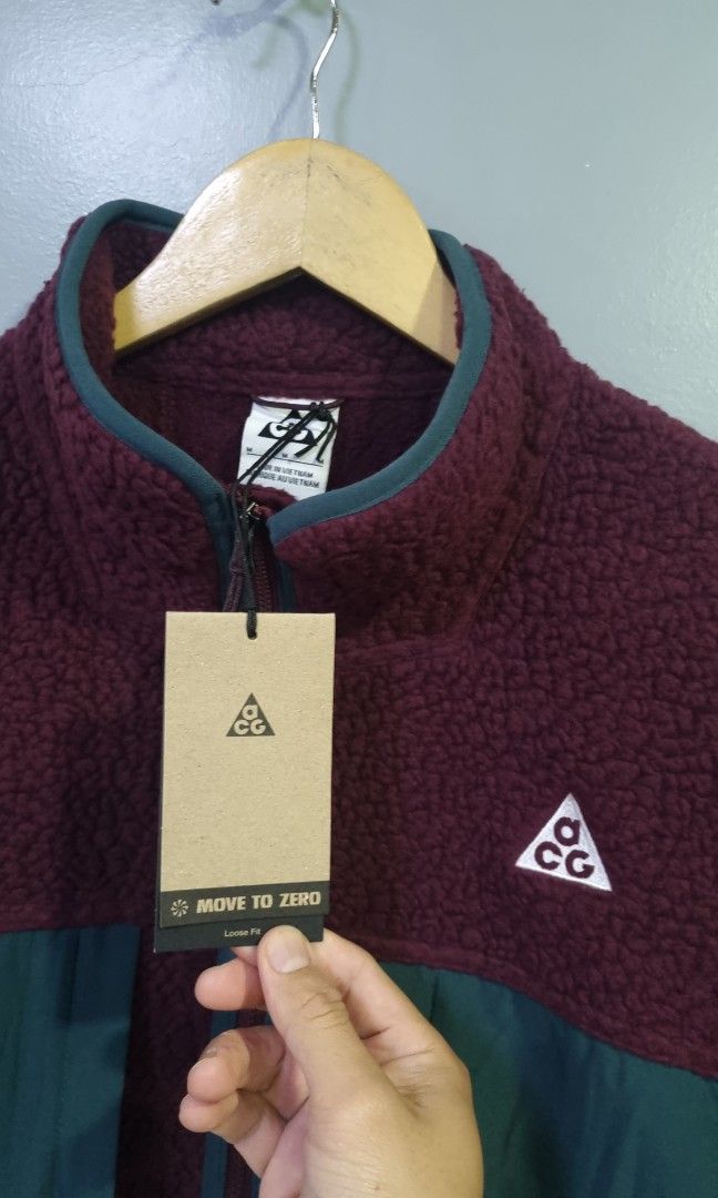 NIKE ACG ARTIC WOLF POLARTEC FLEECE JACKET (Category: Coats, Jackets and Outerwear) located in Baguio. Submitted by selectioncorner93 (Listing ID 1454192976, Image 3). Description: SRP. P7,695 DIMES: 23W 26L COMPLETE WITH PAPER BAG 2PCS AVAILABLE.