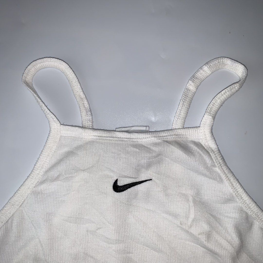 Nike center swoosh tops (Category: Sleeveless) located in Ivisan. Submitted by trashtotreasuree (Listing ID 1454215230, Image 2). Description: .