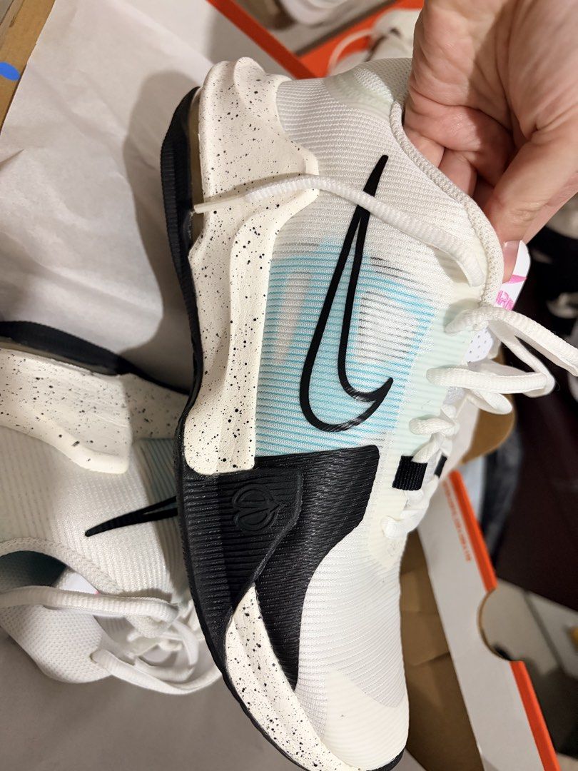 NIKE Court shoes (Category: Sneakers) located in Batangas. Submitted by bagrx (Listing ID 1454351935, Image 3). Description: Brand new with box bought from nike size as posted rfs: extra courtshoes.