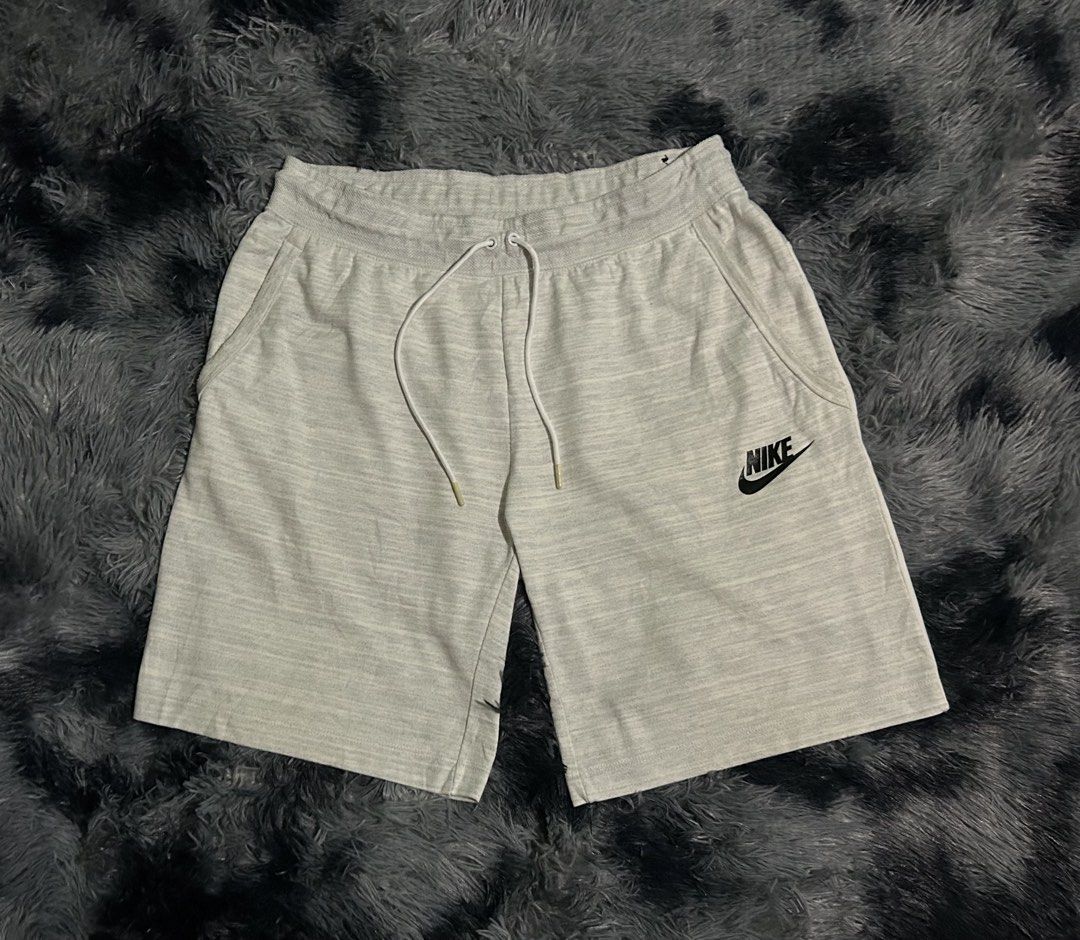 Nike Sportswear W16 L20 (Category: Shorts) located in Cadiz. Submitted by jaybatiller (Listing ID 1454302059, Image 2). Description: .