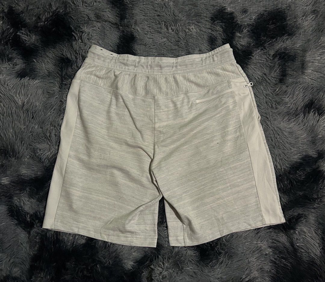 Nike Sportswear W16 L20 (Category: Shorts) located in Cadiz. Submitted by jaybatiller (Listing ID 1454302059, Image 3). Description: .