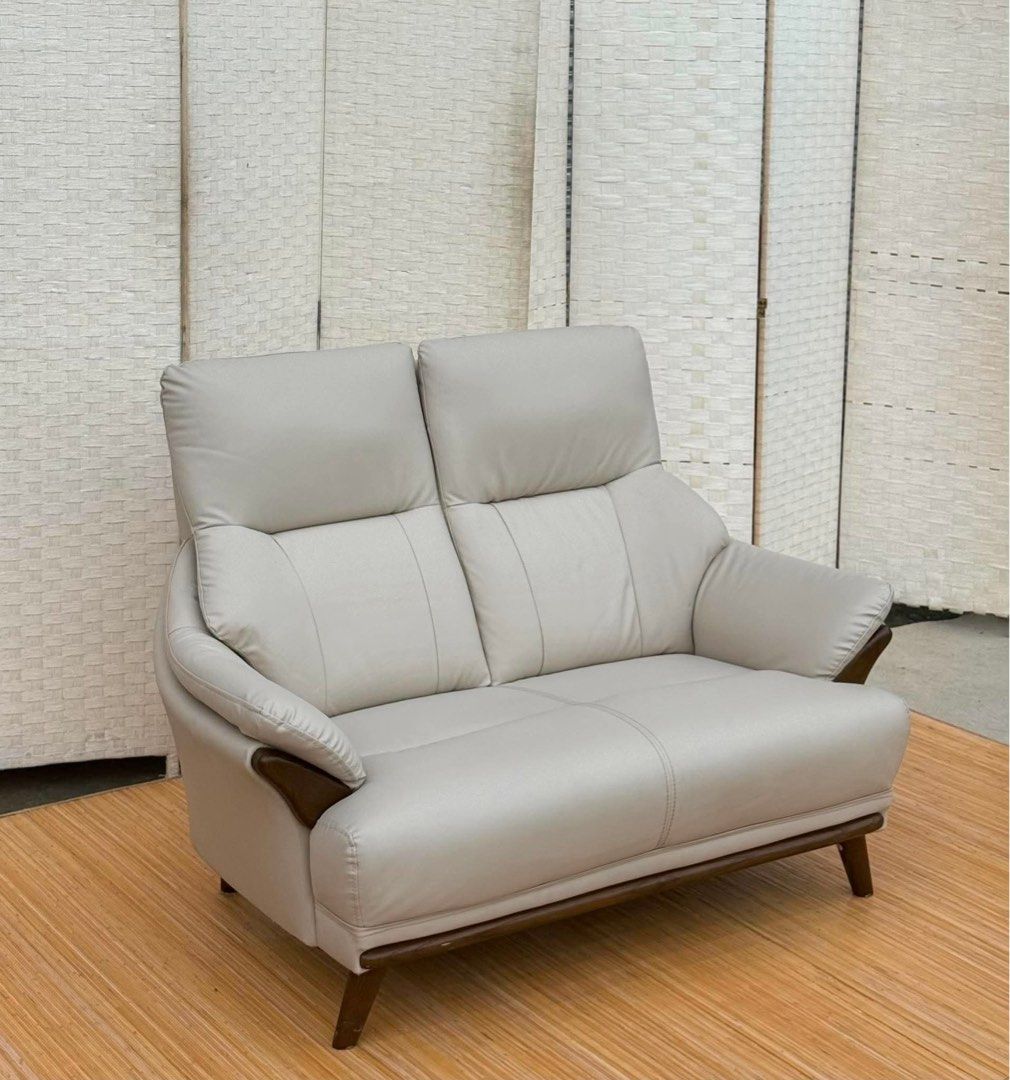 NITORI 2 SEATER HIGHBACK LEATHER SOFA IN GOOD CONDITION (Category: Sofas) located in Manila. Submitted by jerichocal17856 (Listing ID 1454240752, Image 3). Description: JAPAN SURPLUS NITORI 2 SEATER HIGHBACK LEATHER SOFA IN GOOD CONDITION SIZE: 15H x 50L x 26W inches.
