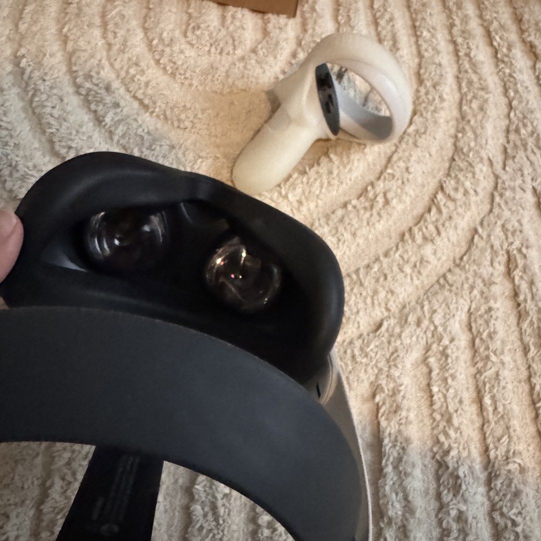 Oculus Quest 2 256GB VR Headset with Controllers Barely Used (Category: Others) located in Pasig City. Submitted by springcleaning.mnl (Listing ID 1454200165, Image 3). Description: - Oculus Quest 2 VR Headset - 256GB Storage - Includes Controllers - Original Box Included - Ideal for Immersive Gaming & Experiences - Ready for a New Owner.