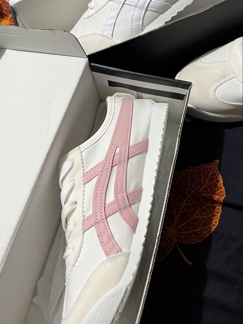 onitsuka pink and white (Category: Sneakers) located in Manila. Submitted by cheskaaa111 (Listing ID 1454356393, Image 1). Description: like new dalawang beses lang nagamit size: 38 dm ! .