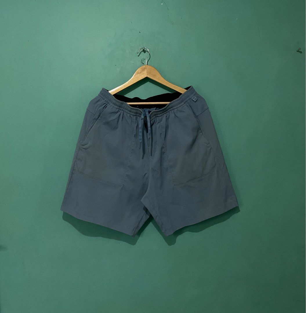 Original Lululemon Bowline Short 5" Woven Zip Pockets (Category: Shorts) located in Libmanan. Submitted by kushinv2 (Listing ID 1454227147, Image 1). Description: Lululemon Bowline Short 5” Woven Size 32-34 (Safe to stretch) Lenght 18.5 Good condition no issue Original/Authentic.