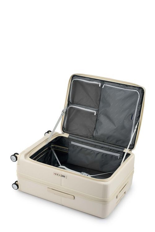 Original Samsonite flatform spinner (Category: Luggage) located in Quezon City. Submitted by BestBuysPh (Listing ID 1454291302, Image 2). Description: onhand samsonite brandnew with tags no box 75/28 spinner color ivory gcash or bank transfer original authentic neg sa sure buyer 5kgs.