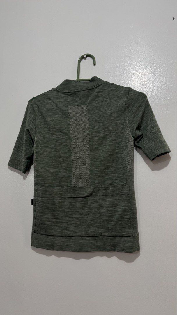 Pas Normal Escapism cycling jersey (Category: Activewear) located in Valenzuela. Submitted by lokithepug (Listing ID 1454232471, Image 2). Description: Rfs: quit bike Super stretchy and comfy Ref: bust 33 No issues.
