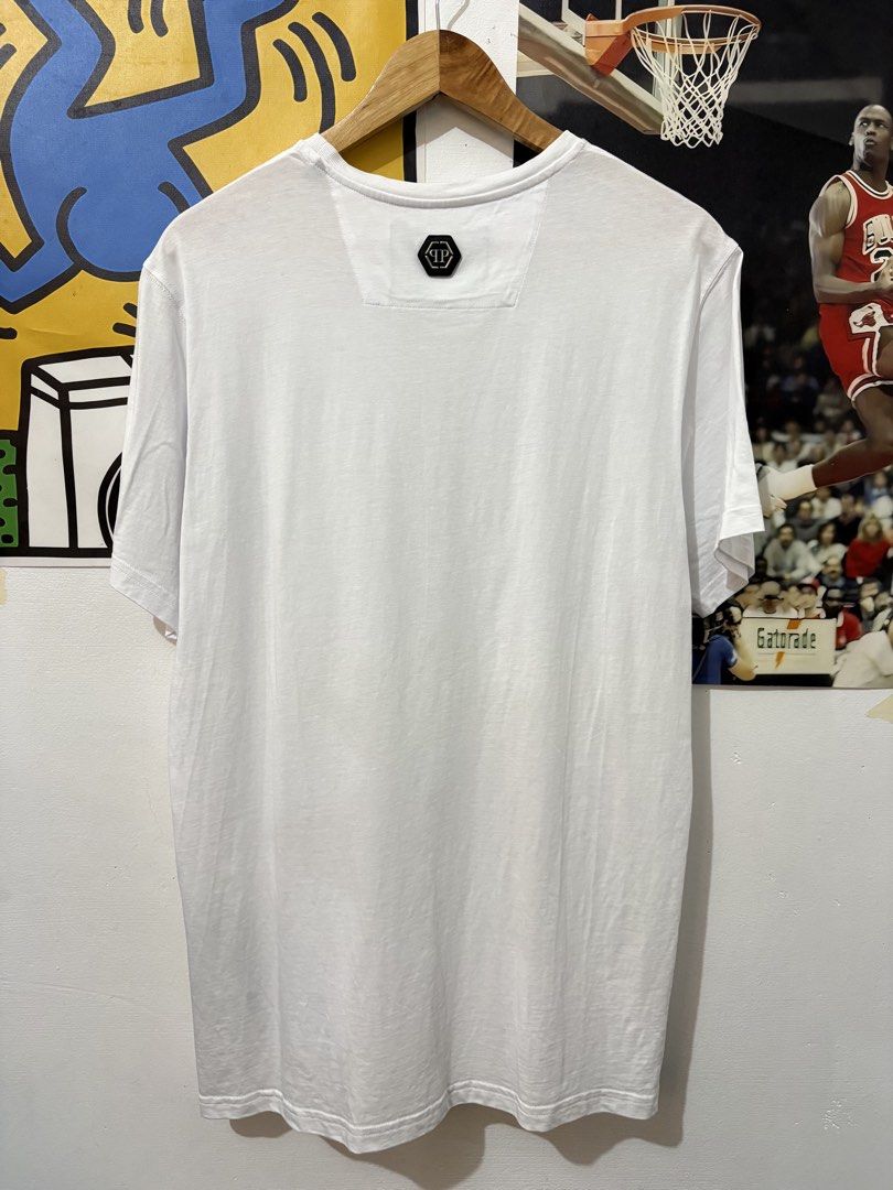 Philipp Plein Platinum Cut Tee (Category: Tshirts & Polo Shirts ) located in Echague. Submitted by jake_rc (Listing ID 1454199358, Image 2). Description: Philipp Plein Platinum Cut Tee Size XL on tag Features a distinctive graphic of a teddy bear adorned with sparkling rhinestones Dimes 20.5 x 30.5 Price 480 plus SF.