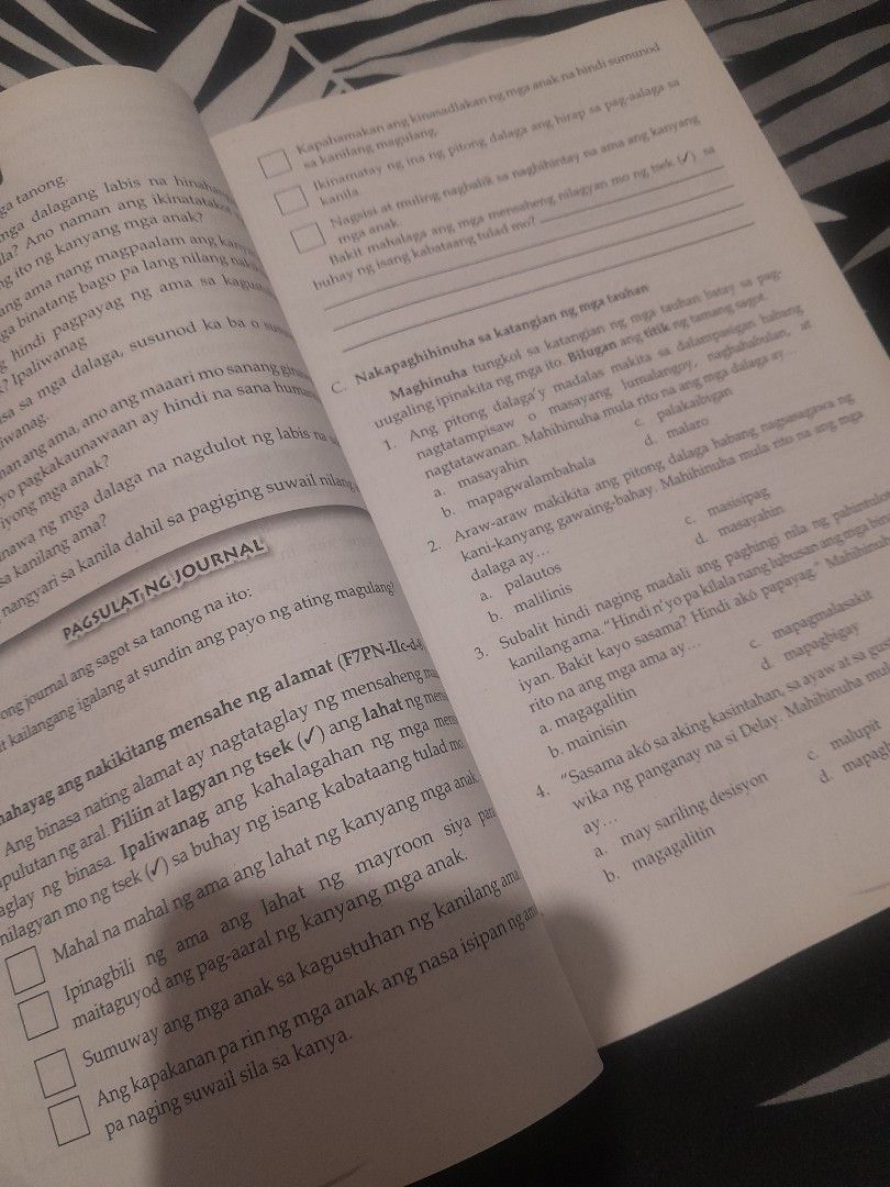 Pinagyamang Pluma Grade 7 textbook (Category: Textbooks) located in Quezon City. Submitted by warmturtle.ba931b (Listing ID 1454312181, Image 3). Description: Pinagyamang Pluma 7 (Ikatlong Edisyon) 📖 Authentic Phoenix Publishing House textbook 📚 Pinagyamang Pluma 7 Ikatlong Edisyon (Third Edition) ✨ in good overall condition ✅ No writings, highlights, or markings on the pages ✅ Pages are clean, complete, and intact ✅ Binding is still firm and s