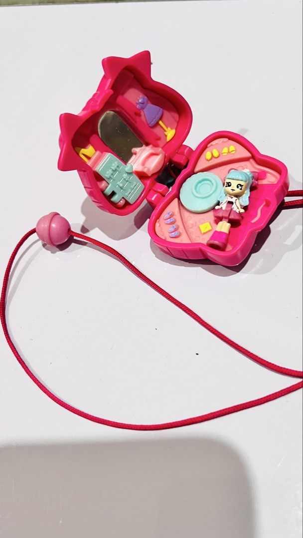 Polly Pocket-style mini playset (Category: Kids Toys) located in Quezon City. Submitted by flyingmommie (Listing ID 1454289762, Image 2). Description: From Shopkins Lil’ Secrets by Moose Toys..